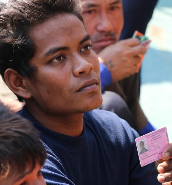 evacuate, checking card, check card, id card check, policeman, person, border